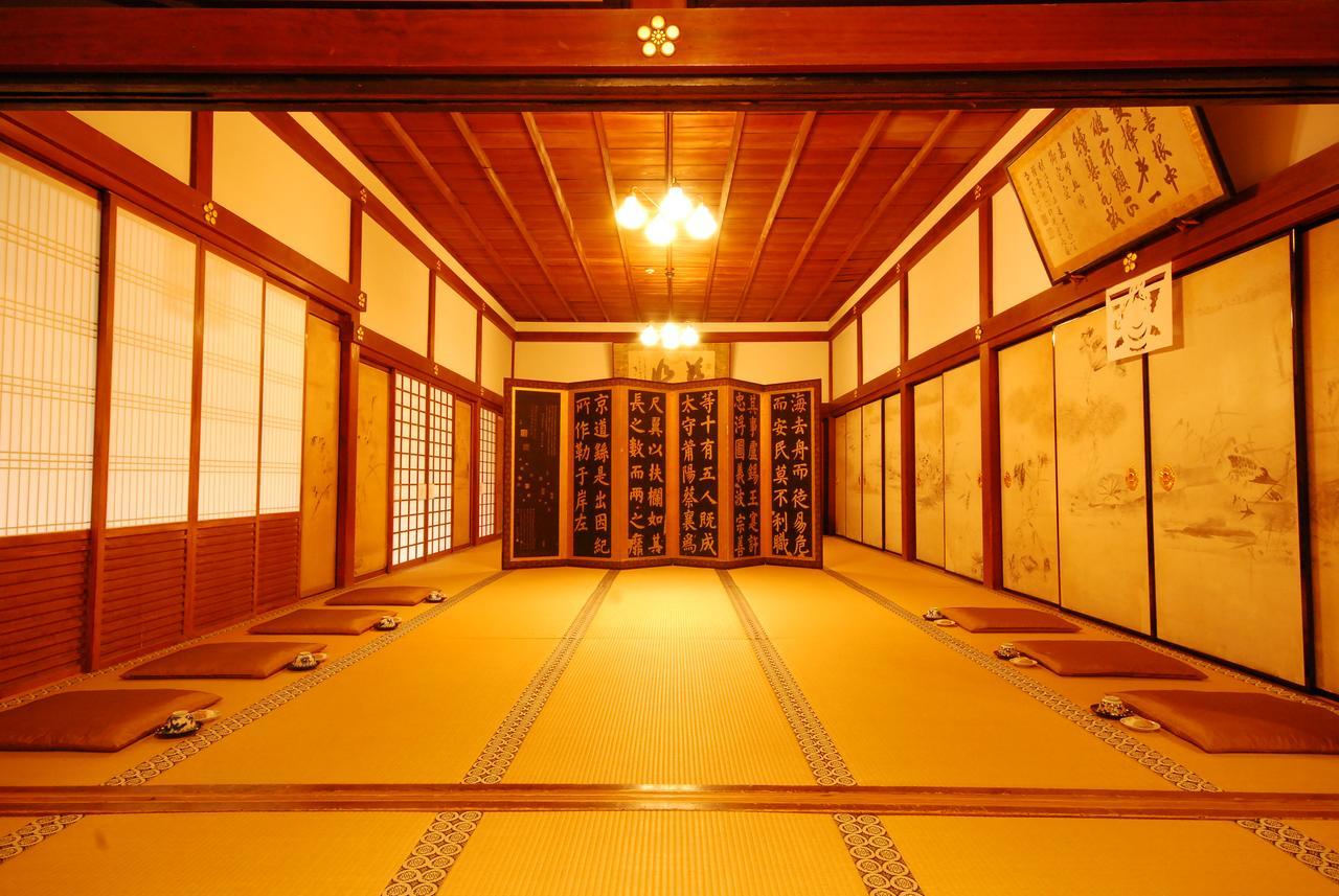 Отель Koyasan Shukubo Saizenin Экстерьер фото