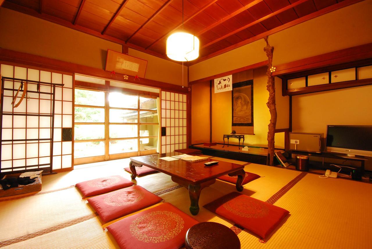Отель Koyasan Shukubo Saizenin Экстерьер фото