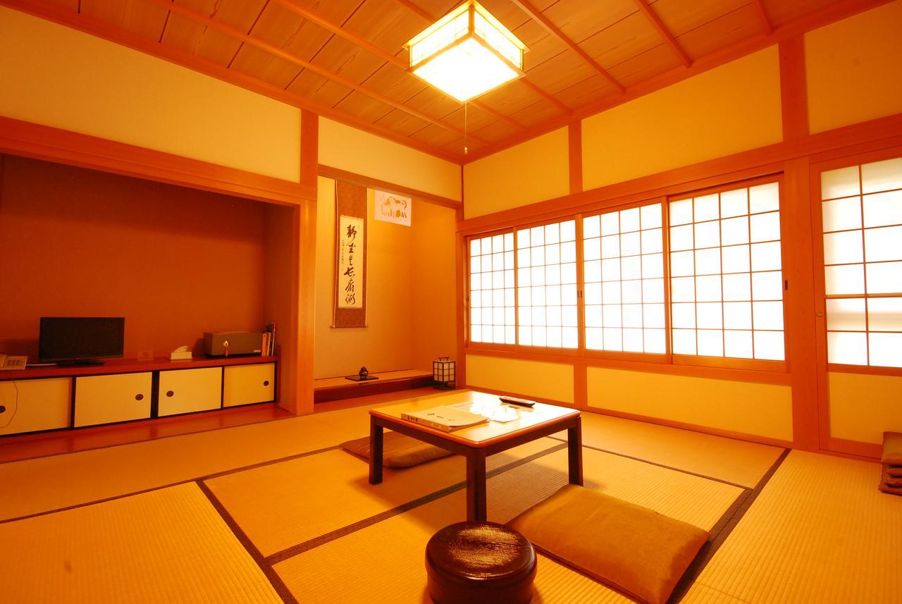 Отель Koyasan Shukubo Saizenin Экстерьер фото