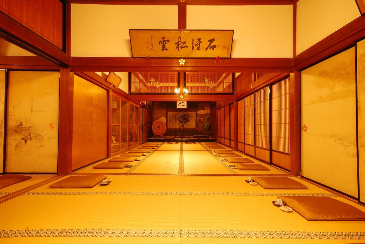 Отель Koyasan Shukubo Saizenin Экстерьер фото